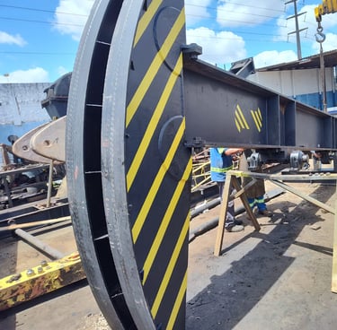 Manutençao e Pintura em Unidade de bombeio de petróleo (UB) - Cabeça da UB