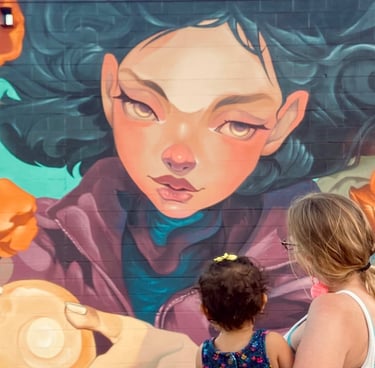 Aurora - arte público en Houston, muralismo, street art, arte callejero por Ona Salvador