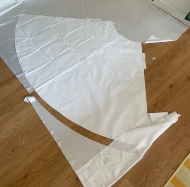 skrædder brudekjole i satin I dygtig håndværker 