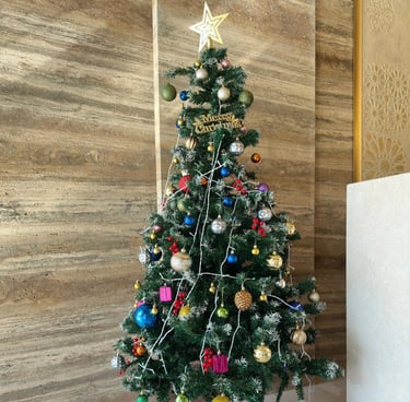 christmas tree, christmas decoration dubai