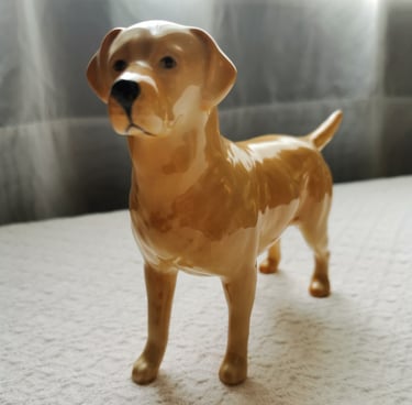 beswick yellow labrador dog figurine made in england