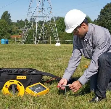 Topraklama ölçümü ve elektrik güvenliği testi görseli