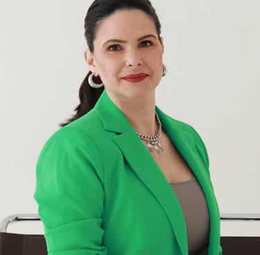 Dra. Amanda Gimenes, advogada de família e sucessões em Curitiba, PR