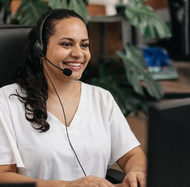 Contador atendendo telefone