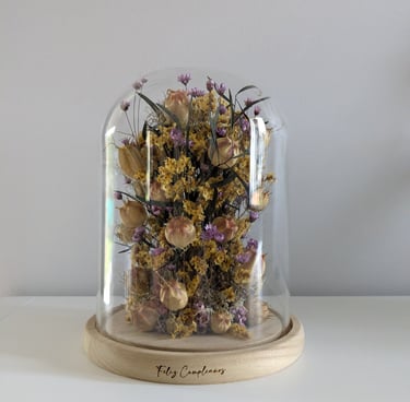 Cupulas de cristal con flores secas y preservadas. base de madera personalizable. Varios tamaños
