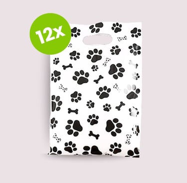 12 witte kleine plastic zakjes met uitgesneden handvat en zwarte pootafdrukken
