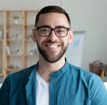 Pintado de paredes y techos tras quitar gotelé para cliente en Barakaldo