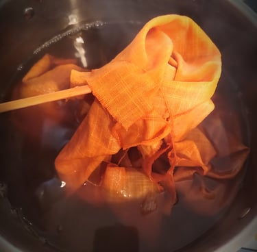 Bain de teinture végétale au cosmos