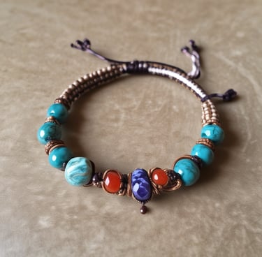 Pulsera de macramé hecho a mano con piedras mexicanas naturales