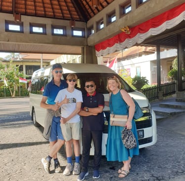 pengantaran tamu manca negara dengan hiace premio