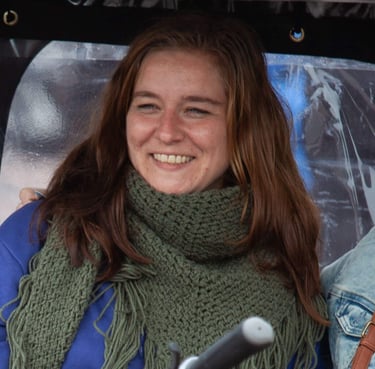 australian lady on bike taxi