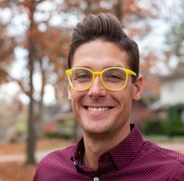 Headshot of CEO Lawrence Simonson
