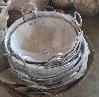 Large aluminum cooking wok for bulk vegetable cooking and commercial kitchen use -export quality.