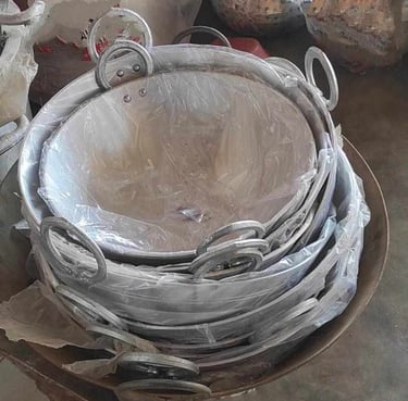 Large aluminum cooking wok for bulk vegetable cooking and commercial kitchen use -export quality.