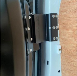 Van Anti peel bracket