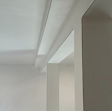 FRESHLY VENEER PLASTERED COLUMNS IN HOUSE