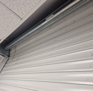store tordu sans moteur