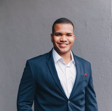 Equipe de engenharia civil especializada em regularização de painéis publicitários