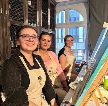 Atelier peinture convivial Creative Apéro à Strasbourg participants souriants