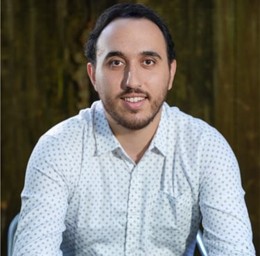 Portrait of Pierce Ginzberg, founder and Chief Growth Marketer at Electrik Kettle