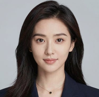 woman wearing black crew-neck shirt