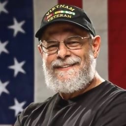 Patriotic man review of apparel website for veterans