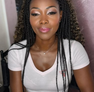 cliente soddisfatta dopo trucco professionale a Torino