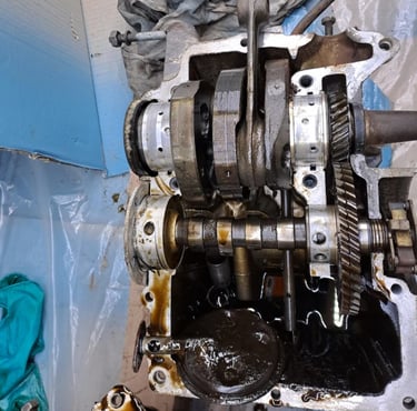 Demi-bloc moteur plein d'huile