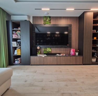 всекидневна с ТВ секция и мебели по поръчка – реализиран интериор BrosMebel