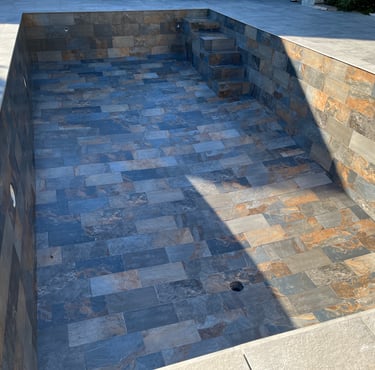 réalisation d'une piscine en béton armé par EGPR à Solliès-pont