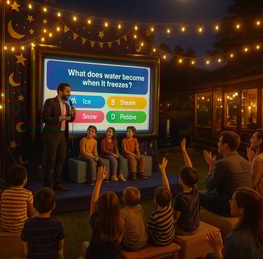 أطفال يشاركون في لعبة أسئلة تعليمية على مسرح خارجي بجوار البحيرة تحت أضواء دافئة يقودها مقدم عرض، في