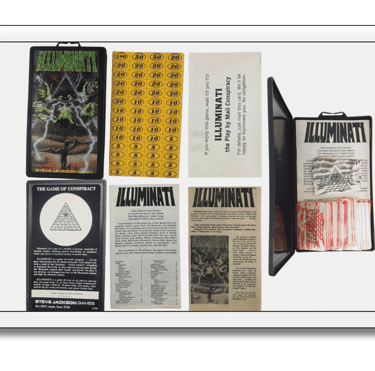 Caixa Pocket Box frente e verso, folha de dinheiro, livro de regras, cartão illuminati e caixa.