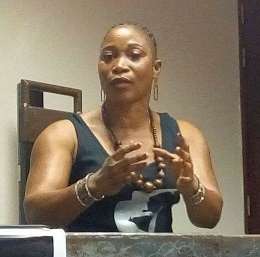 M. Goualy Rachelle Chorégraphe et membre fondateur de la compagnie Ivoire Marionnettes