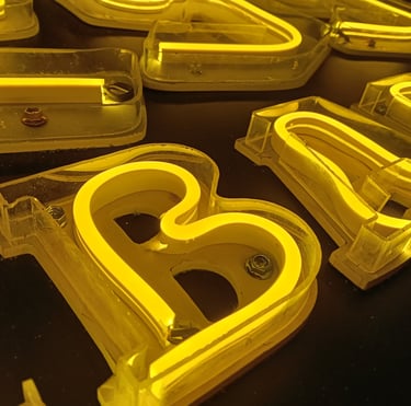 Huruf 3D custom nyala led neon flex, karya Angel Family Laser. Cileungsi-Cibubur, Jabodetabek.