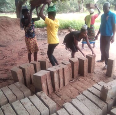 L'école secondaire est en construction! Un projet mettant l'entraide au premier plan…