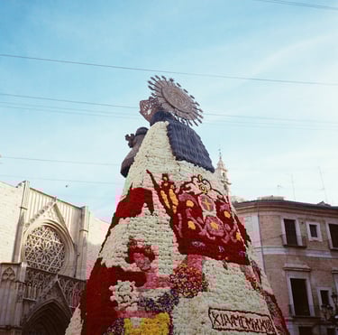 Ofrenda de flores a la Virgen de los Desamparados