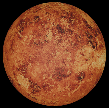 Representação da superfície de Vênus em tons avermelhados, mostrando crateras, planícies vulcânicas 