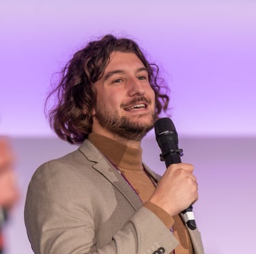 Arthur Comisso co-fondateur de la bibliothèque d'exercices Dinertia