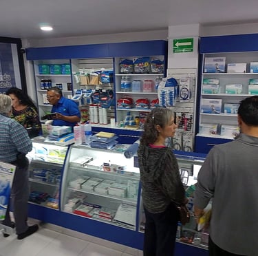 Visita nuestra sucursal en Satélite, contamos con una amplia gama de medicamentos e insumos médicos