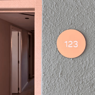 montaje de números de habitación hoteles mallorca