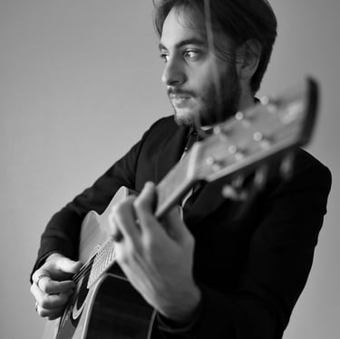 Portrait d'artiste, guitariste en noir et blanc, studio Brunoy essonne