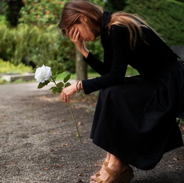 femme en deuil qui pleure