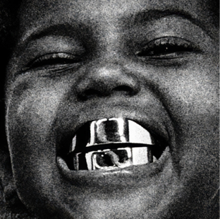 Capa do álbum Bully Deluxe de Kanye West com novas músicas e participações de Don Toliver e Lauryn Hill