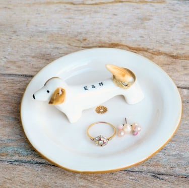 Dachshund Ring Holder Porcelain, Desk Pet, Doxie, sausage wiener, Dog Ring Holder, Dog Lover Gift, j