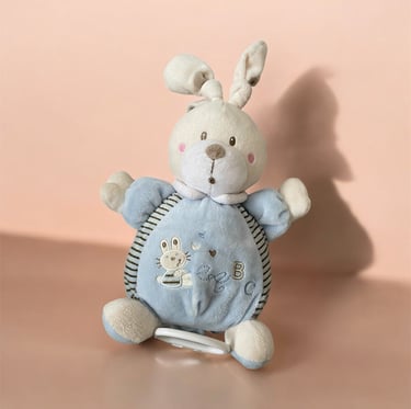 peluche doudou musical simba toys nicotoy lapin bleu et blanc ABC rayé