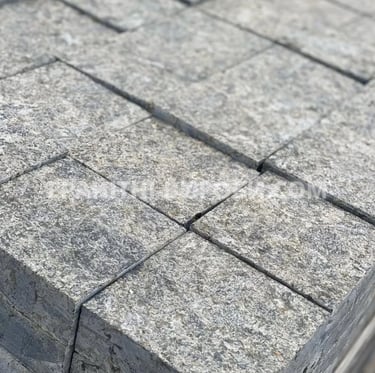 Пилена гранітна бруківка лабрадорит 10*10*5