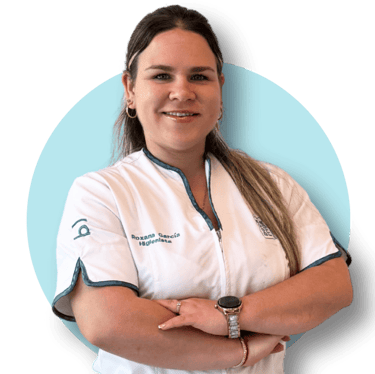 Retrato profesional de la higienista Roxana García Sotolongo, higienista en la Clínica Bocarriba