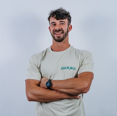 Photo présentant un homme brun, rejoignant l'équipe de la salle de sport, Crossfit et Hyrox de Pau