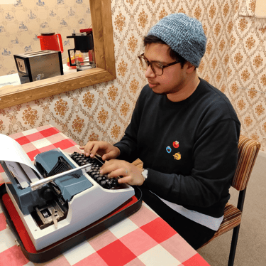 Mo @ The Sonder Factory: I worked in senior roles for 9 years at marketing agency level and in-house