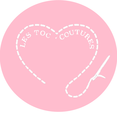 Jessica, couturière de Les Toc Coutures, dans son atelier de couture